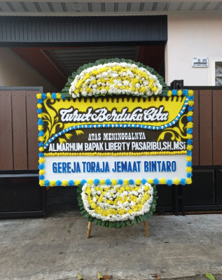 Papan Bunga Duka di Palu Timur