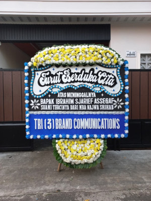 Papan Bunga Duka di Palu Timur